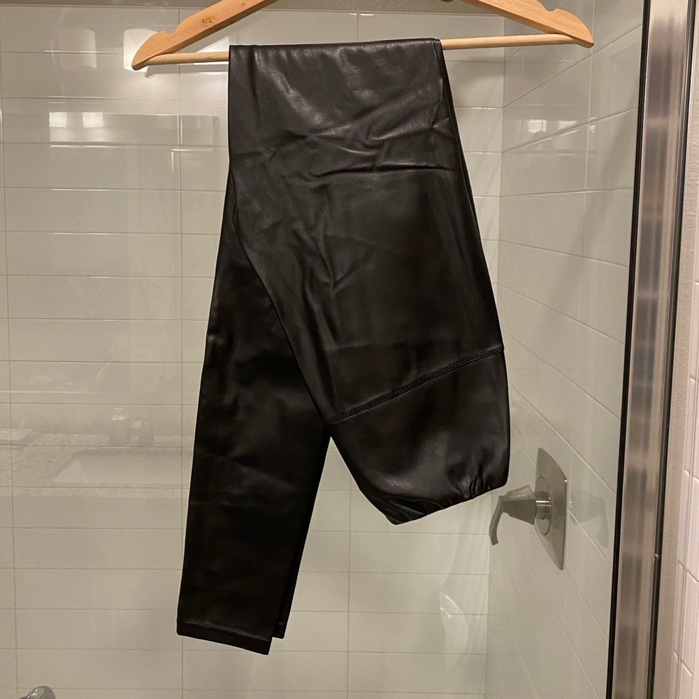 Aritzia Wilfred Free Daria Faux Leather Leggings
